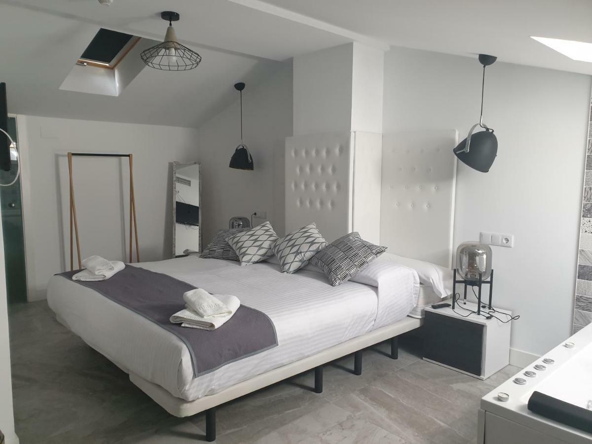 Apartamentos Hostal Cabanas Carboneras de Guadazaon Bagian luar foto