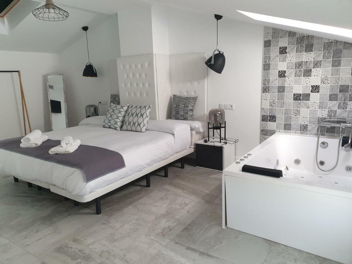 Apartamentos Hostal Cabanas Carboneras de Guadazaon Bagian luar foto