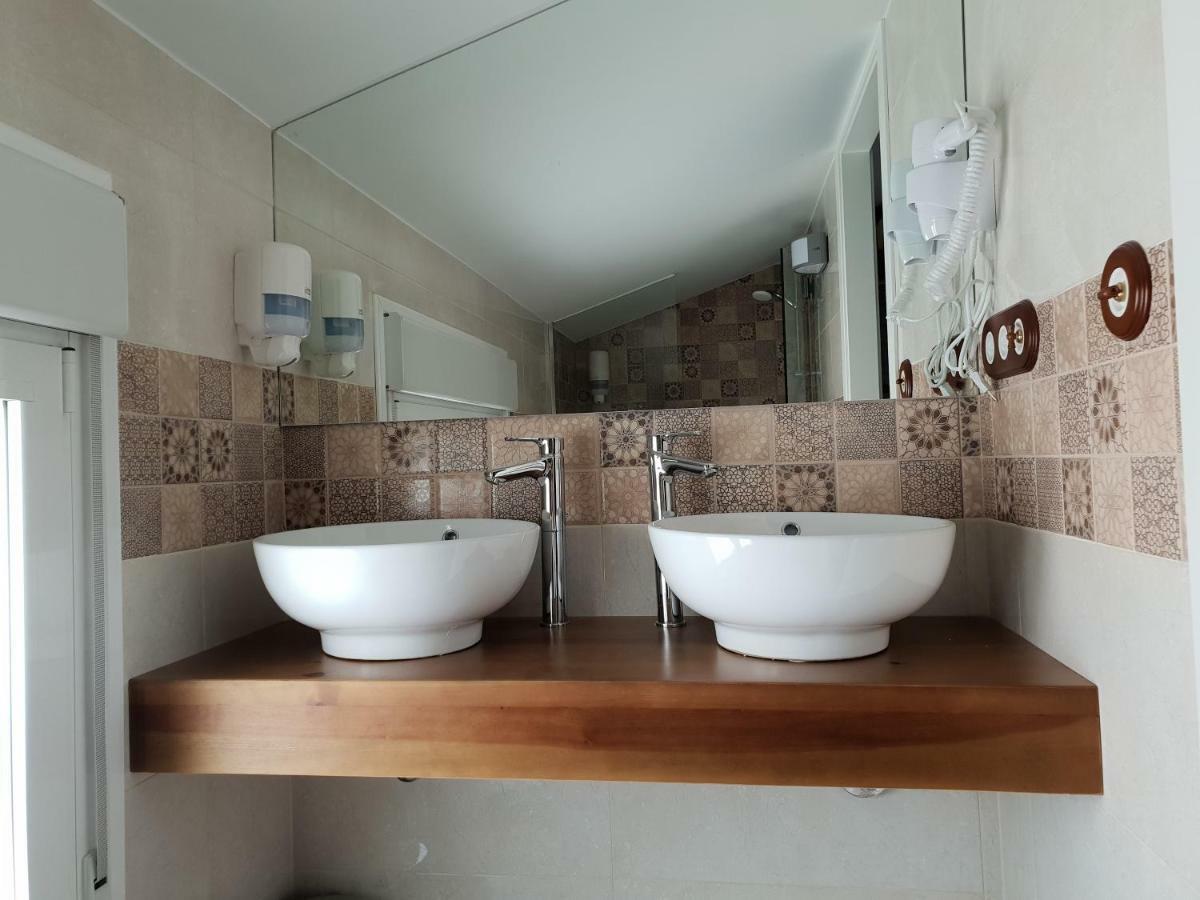 Apartamentos Hostal Cabanas Carboneras de Guadazaon Bagian luar foto