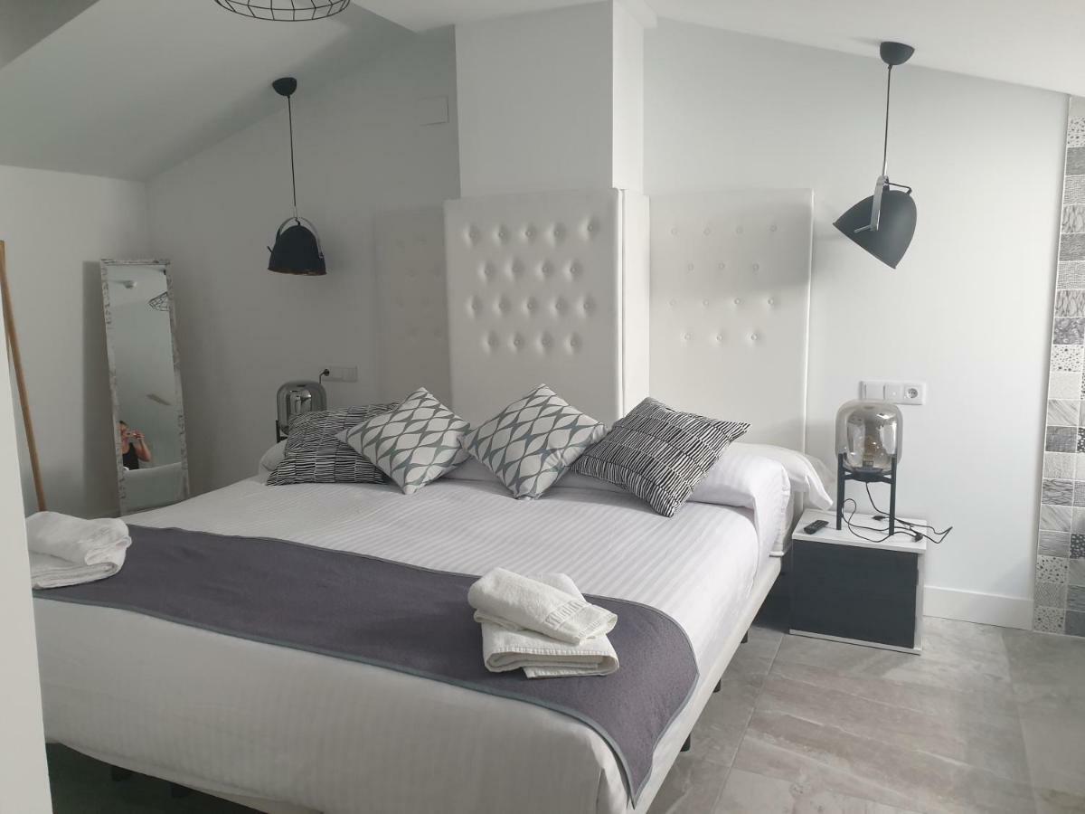 Apartamentos Hostal Cabanas Carboneras de Guadazaon Bagian luar foto
