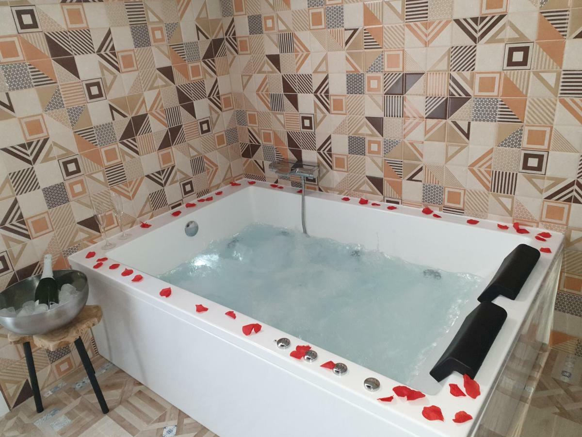 Apartamentos Hostal Cabanas Carboneras de Guadazaon Bagian luar foto