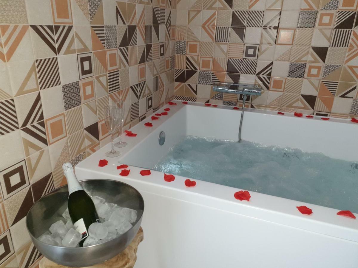 Apartamentos Hostal Cabanas Carboneras de Guadazaon Bagian luar foto