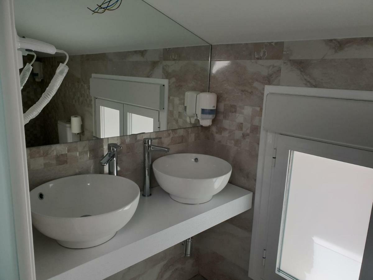 Apartamentos Hostal Cabanas Carboneras de Guadazaon Bagian luar foto
