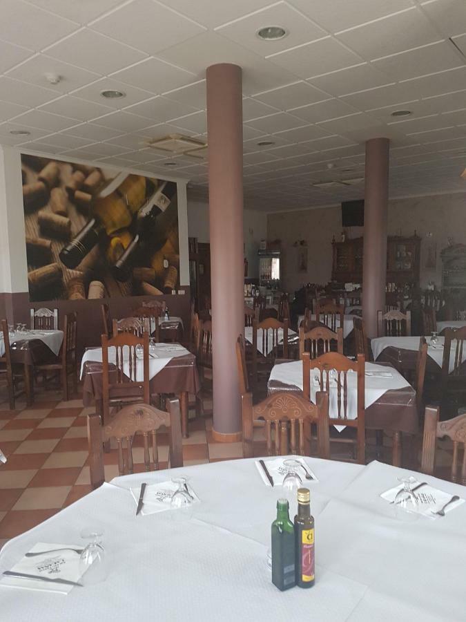 Apartamentos Hostal Cabanas Carboneras de Guadazaon Bagian luar foto