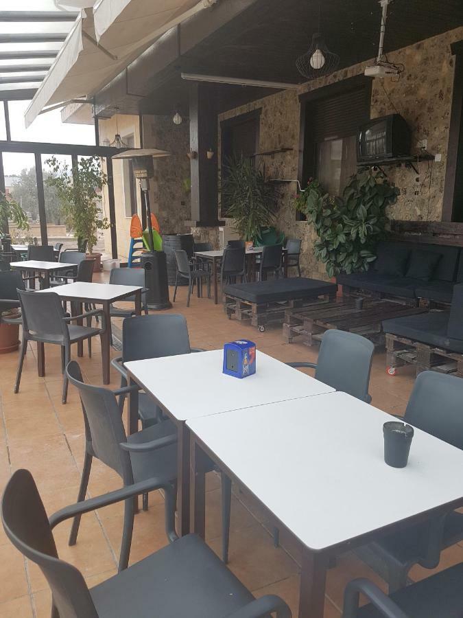 Apartamentos Hostal Cabanas Carboneras de Guadazaon Bagian luar foto