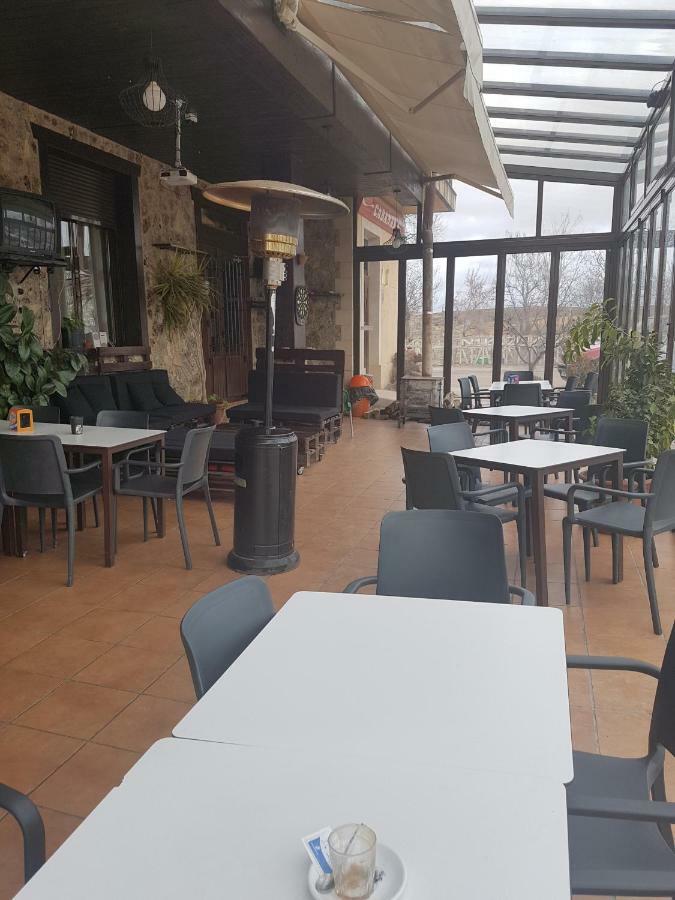 Apartamentos Hostal Cabanas Carboneras de Guadazaon Bagian luar foto